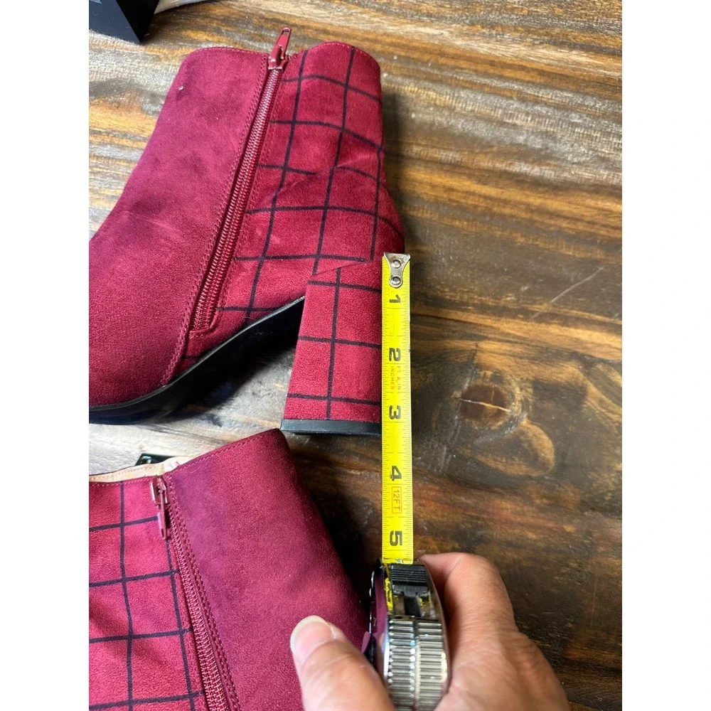 Journee Collection Burgundy Faux Suede Grid Pattern Block Heel Ankle Boots Sz 7